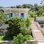 Alisachni Maisonette