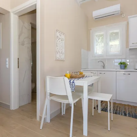Alisachni Maisonette Lägenhet Apraos