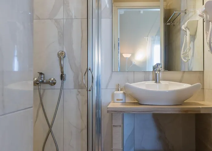 Alisachni Maisonette *